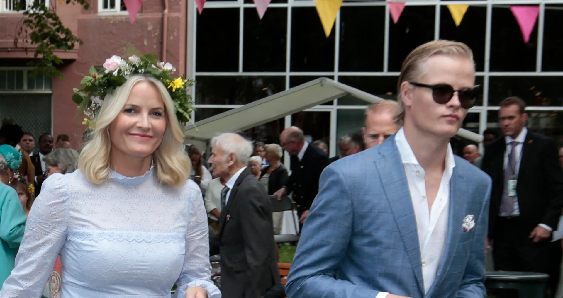 Marius Borg Høiby og hans mor, kronprinsesse Mette-Marit af Norge.