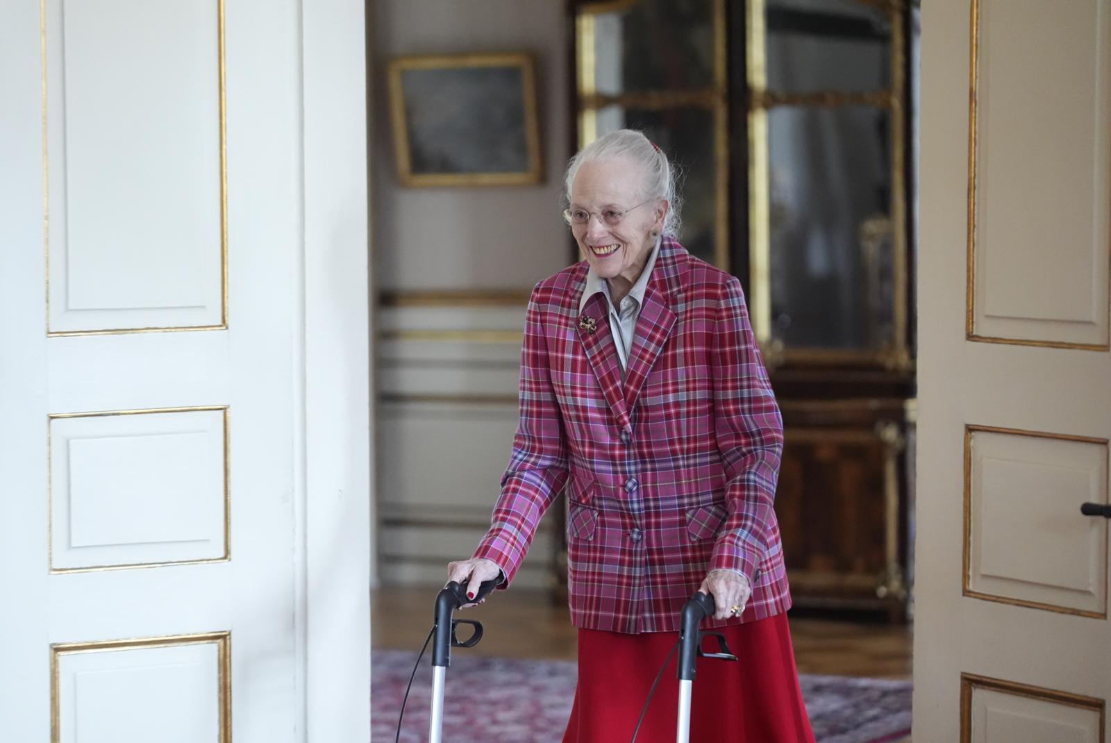 Rullende rollator-Margrethe Hyldet af Ældresagen. SE og HØR