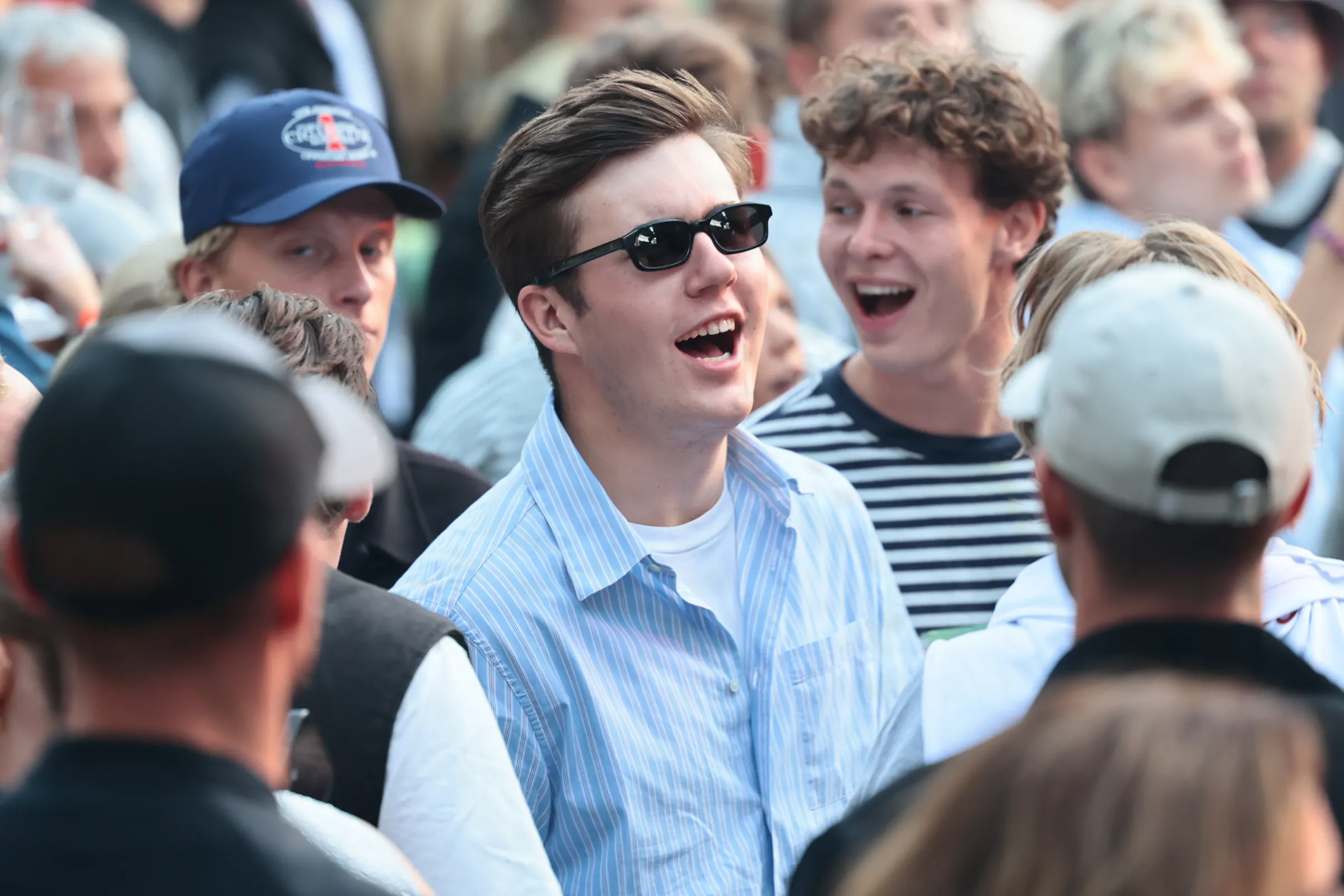 Kronprins Christian er tydeligt stor fan af den anden "solkonge" på Smukfest: The Minds of 99