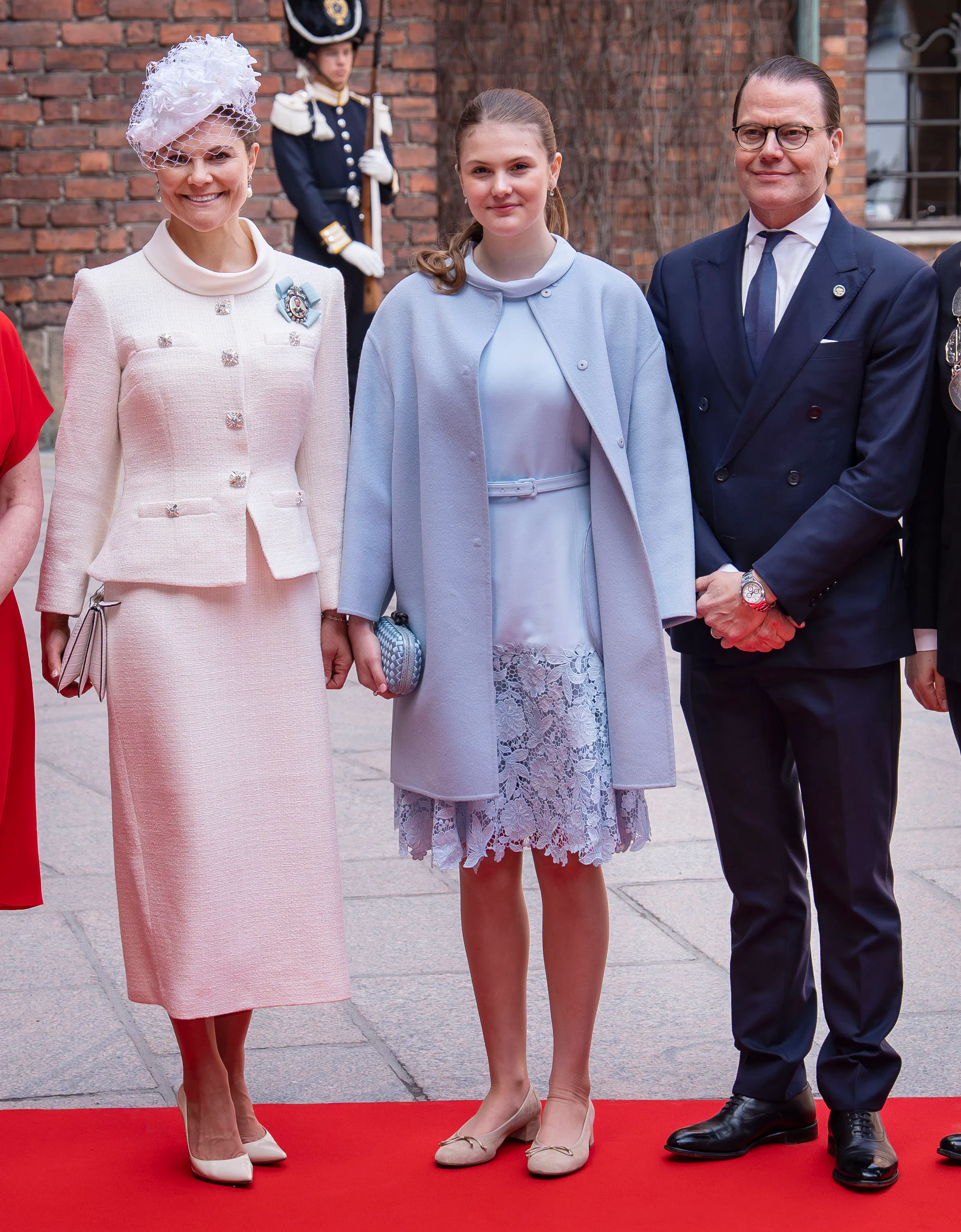 Har 14-årige prinsesse Estelle allerede en tatovering? Nu er mysteriet  opklaret | SE og HØR