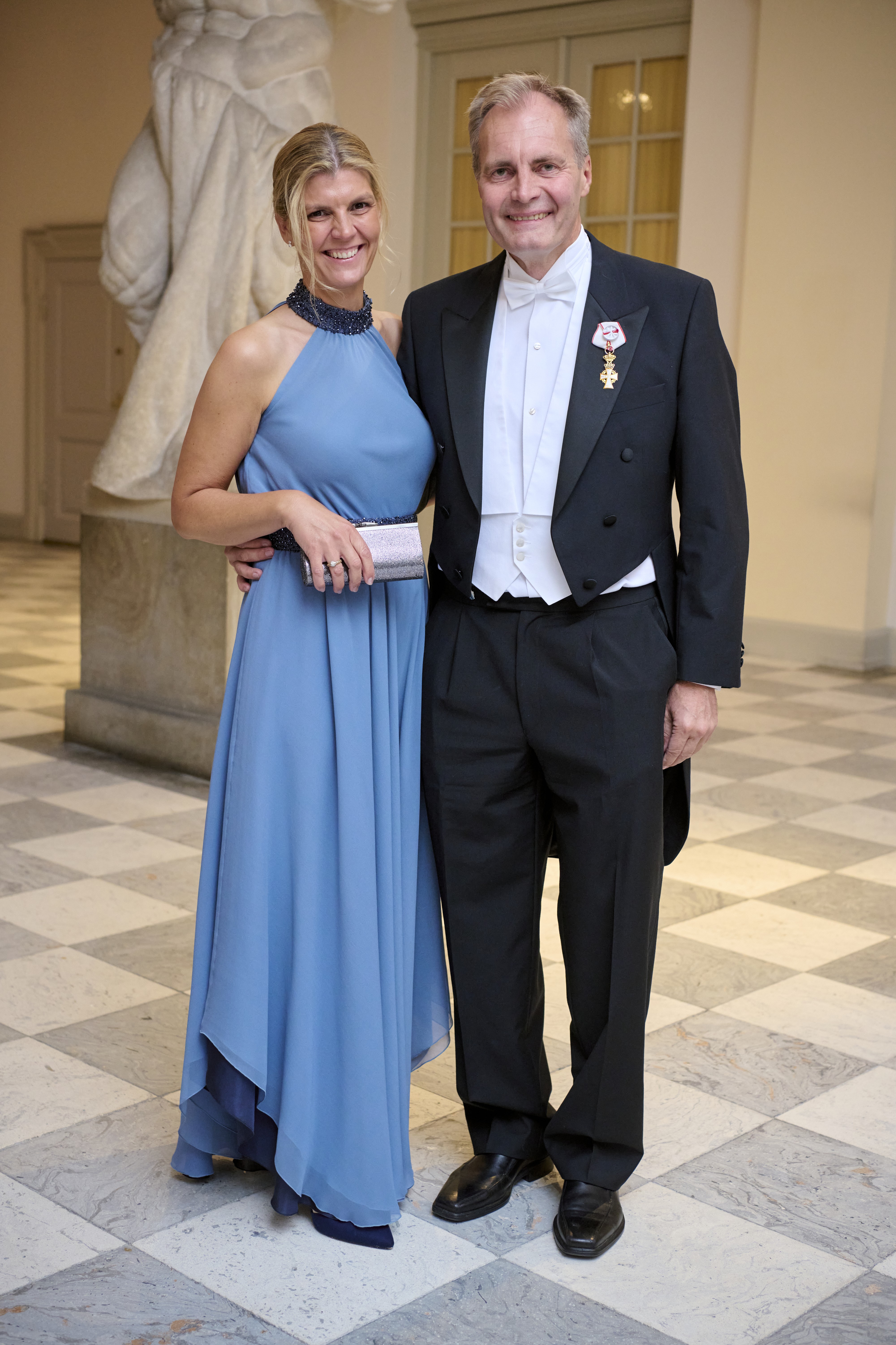 Så skete det! Peter Skaarup og hustruen har solgt Gentofte-villaen | SE ...