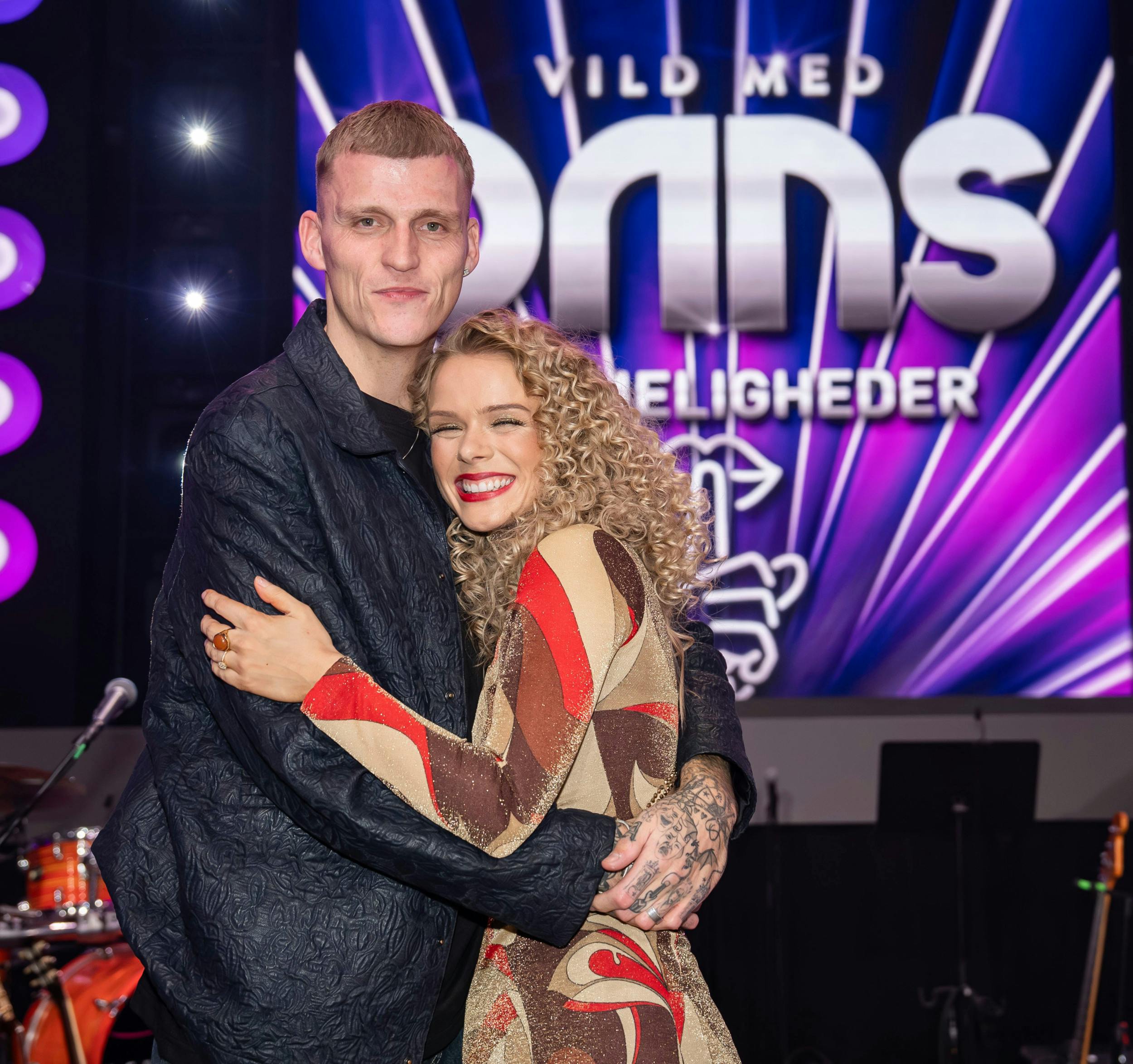 Der gik bare en måned fra dette billede af Sebastian Bull, 30, og hans dengang forlovede blev taget – med amorinerne tydeligt hængende i luften – til parret blev til ekser.