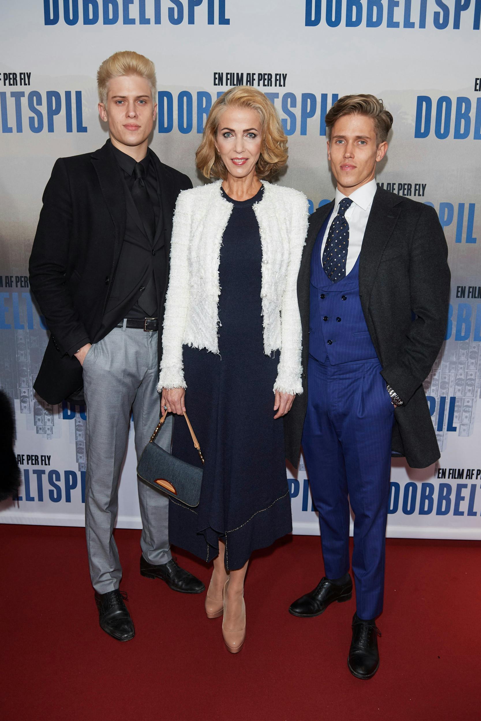 Både Nicolai og Alexander var tæt knyttet til deres mor Henriette Zobel, der døde som 57-årig i 2019 efter længere tids sygdom.