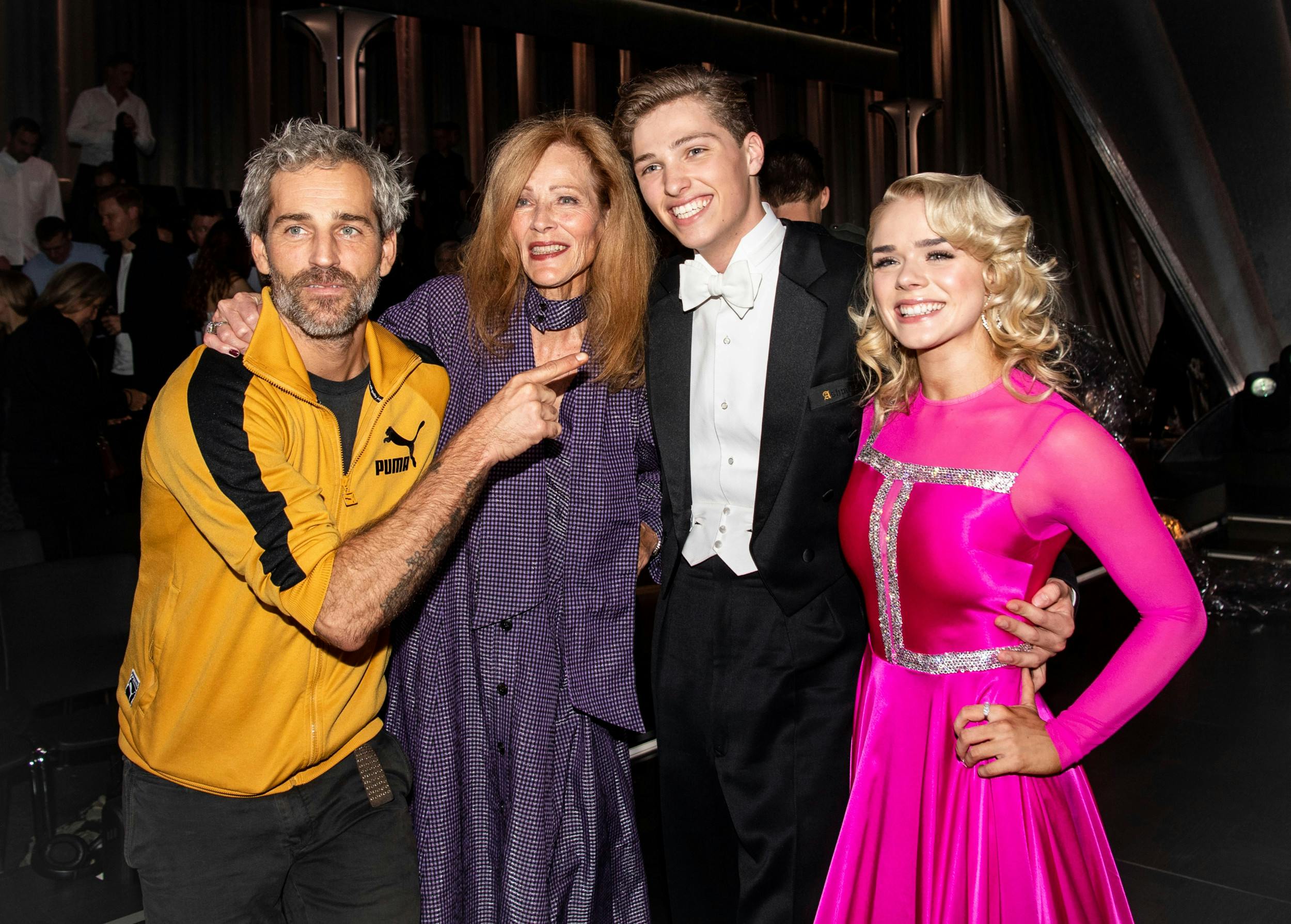 Suzannes eneste barn er vildbassen Oliver Bjerrehuus, 50, som nok gav sin mor grå hår gennem tiden – det sås bare ikke.