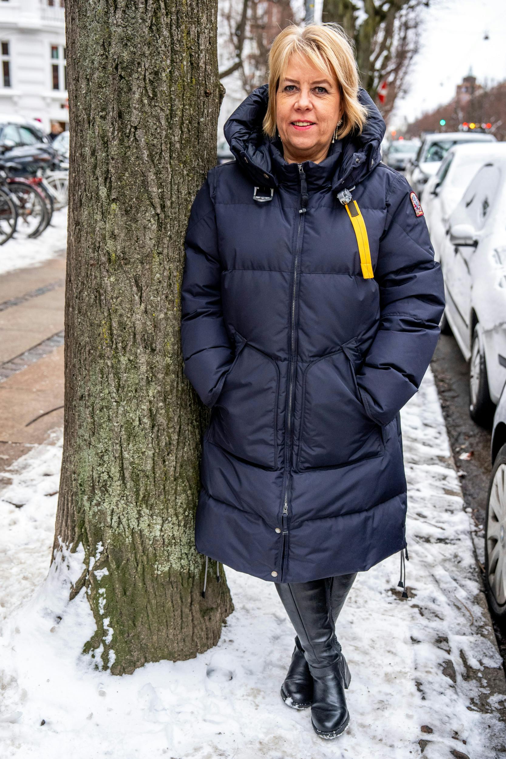– Jeg har engang fået et diplom af Kandis, hvor der står, at jeg er den fan, der har været til flest koncerter og har kørt flest kilometer for at høre dem, siger Karina. 