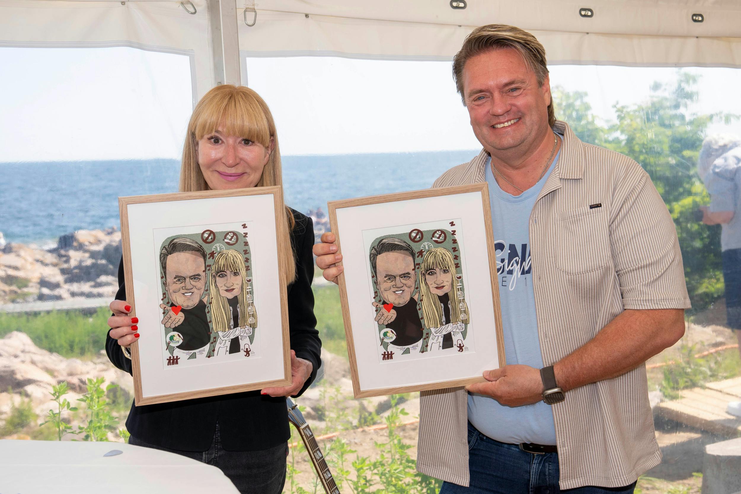 Til Folkemødet 2025 blev Johnny kåret til Årets Sundhedsdebattør sammen med overlæge og professor Bente Klarlund, 69.