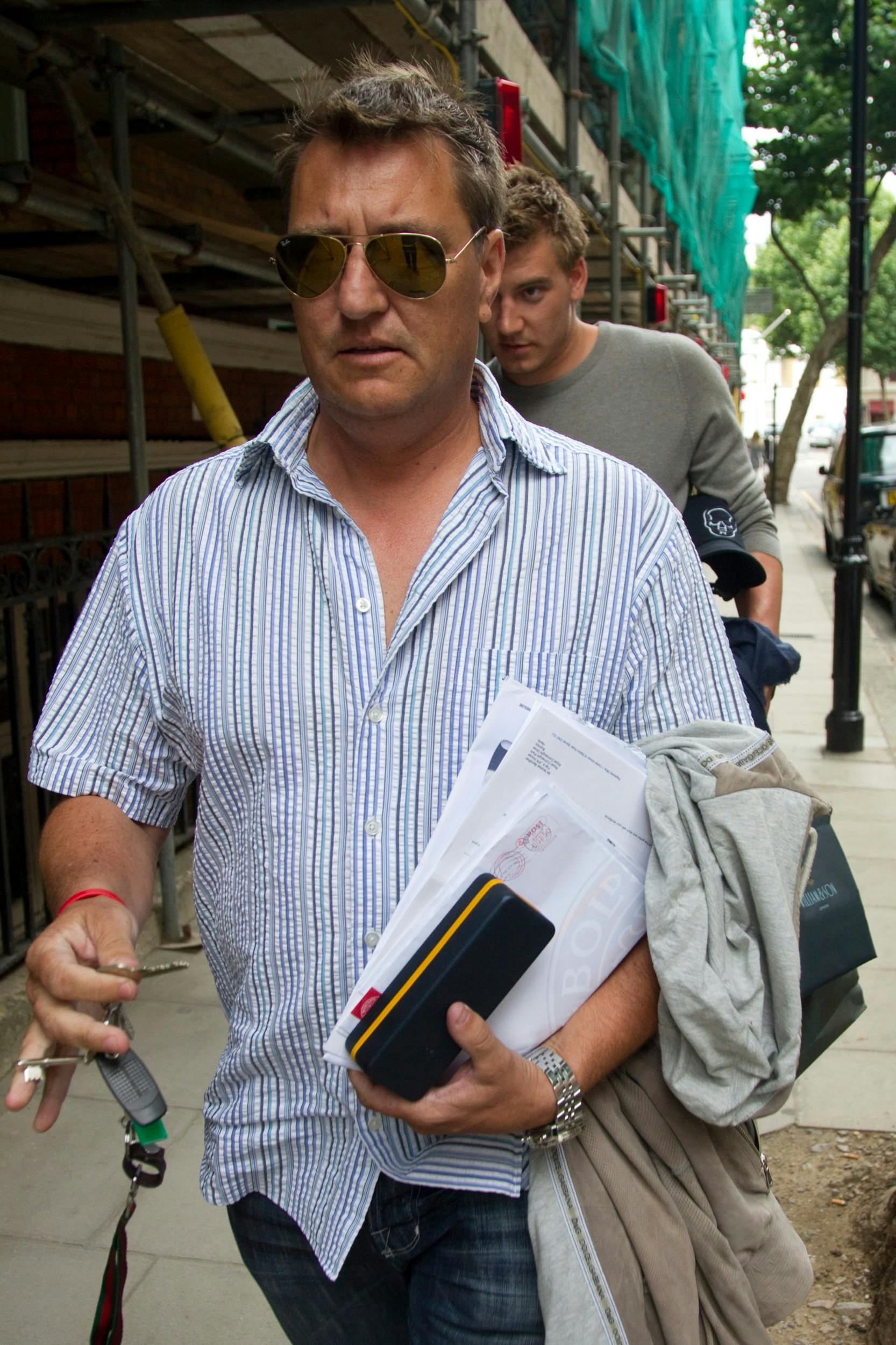 Unge Nicklas i hælene på sin far Thomas Bendtner, som var hans agent i begyndelsen af karrieren.