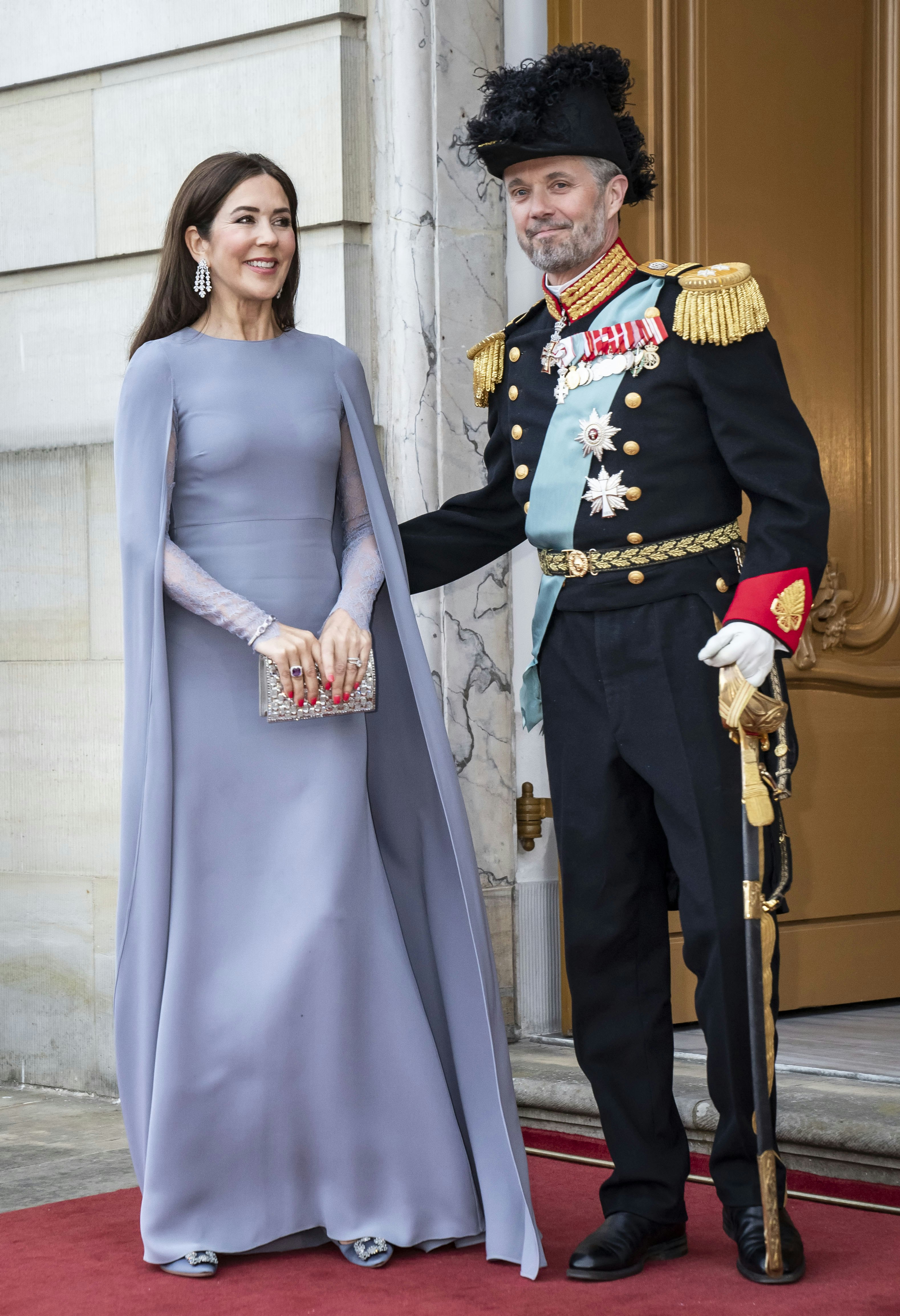Destruktiv Shah delvist Kronprinsesse Mary strålede til gallamiddag: Har haft den smukke kjole på  før | SE og HØR
