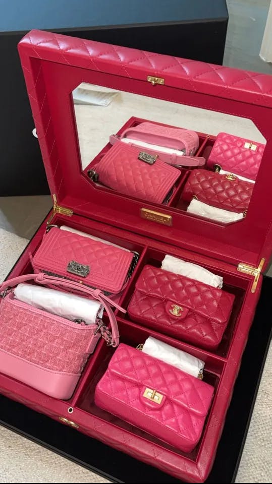 https://imgix.seoghoer.dk/chanel_collectors_box.png