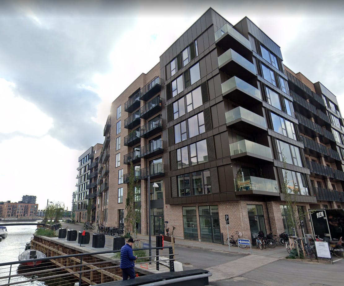 https://imgix.seoghoer.dk/dennis_knudsen_christian_langes_plads_13_kbh_google_maps.png