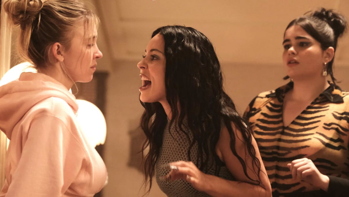 Det går heftigt for sig mellem tøserne i den vilde dramaserie, men når kameraerne var slukkede skulle stemningen eftersigende heller ikke have været så rar. 