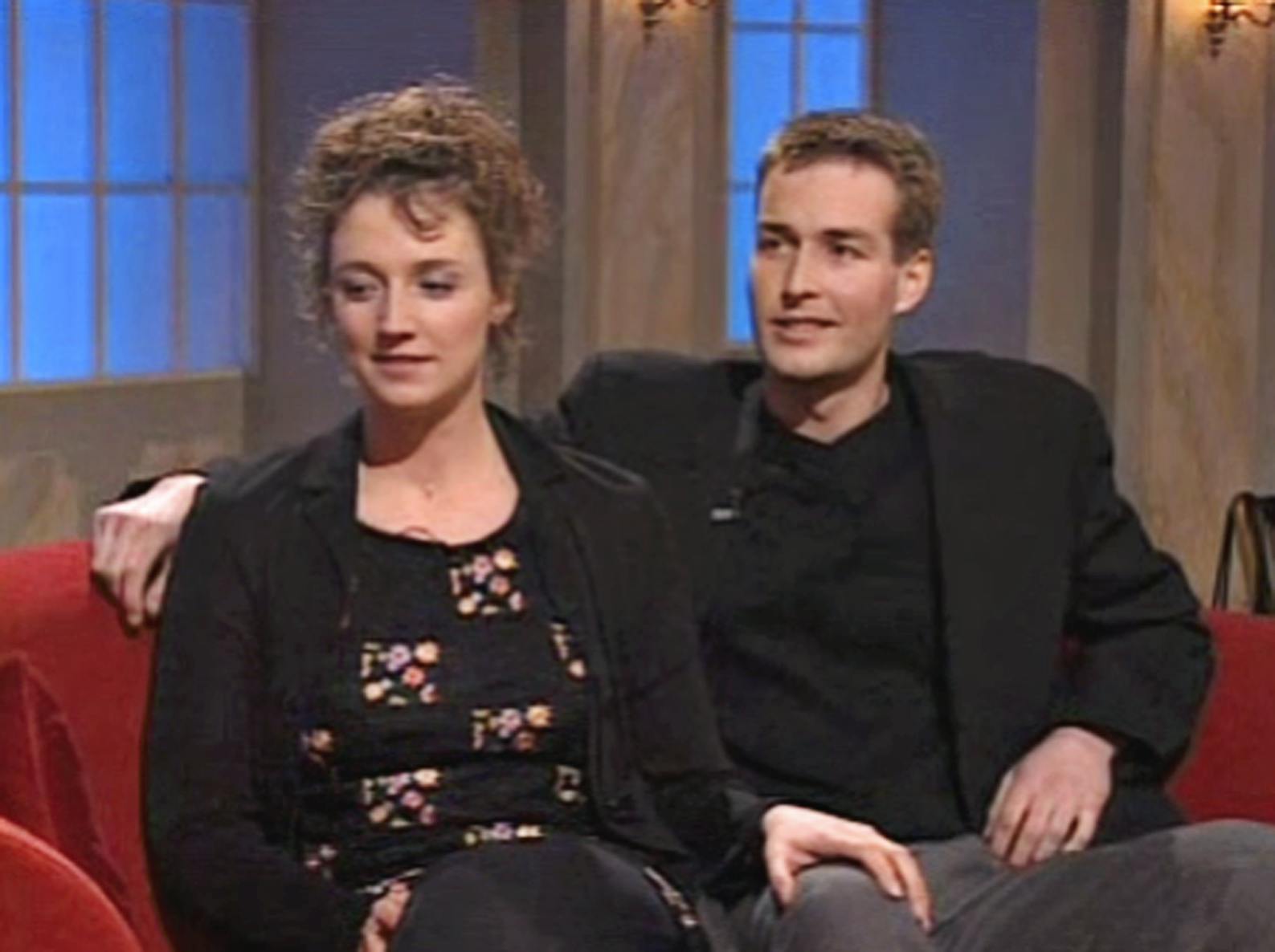 Som 27-årig var Kasper Hjulmand stadig ved at finde sine ben, efter han to år forinden måtte stoppe spillerkarrieren på grund af en knæskade.
Til gengæld var han sikker på, at fremtiden skulle være sammen med Vibeke. 