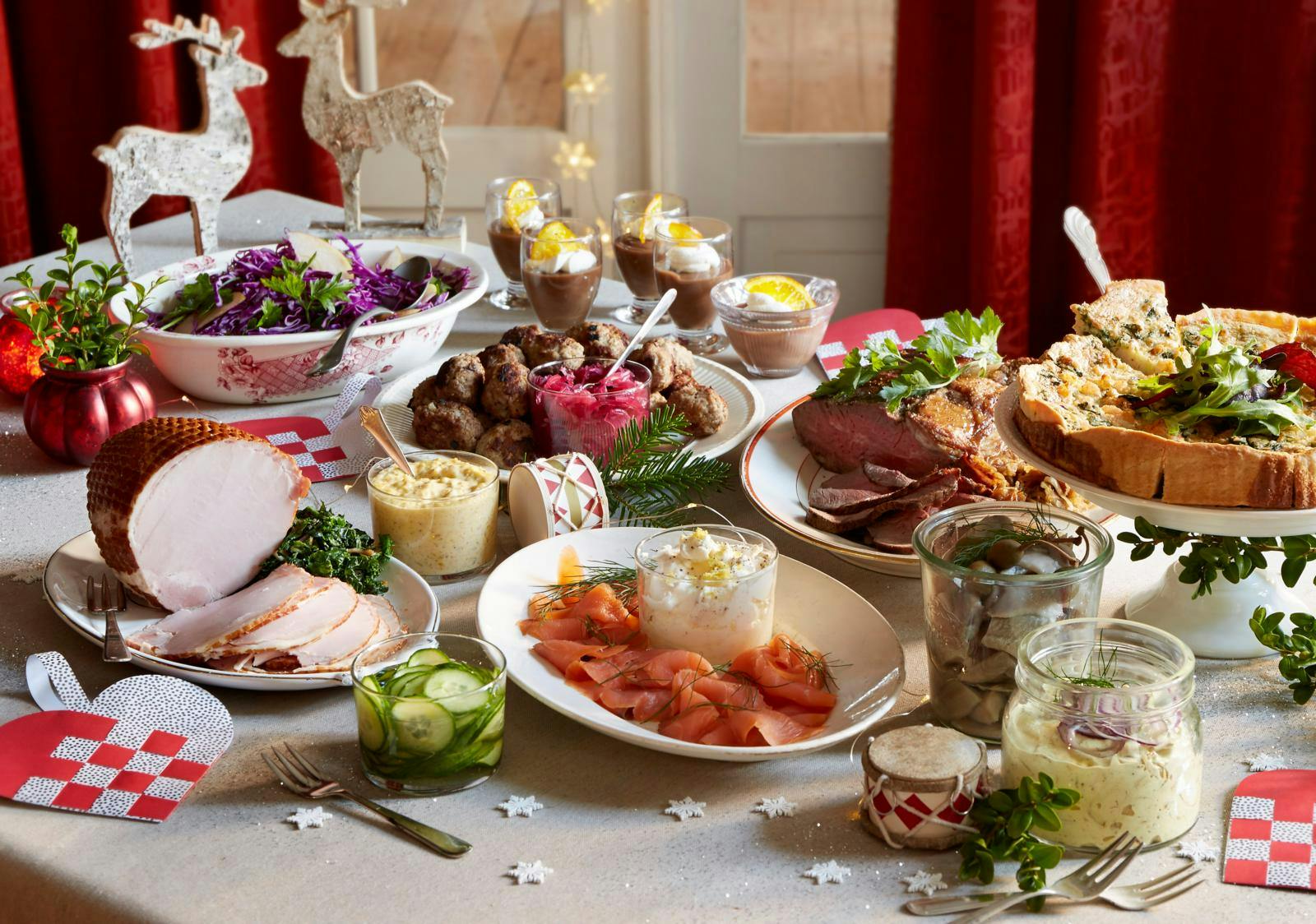 https://imgix.seoghoer.dk/julefrokost_2017_buffet_preview.jpg