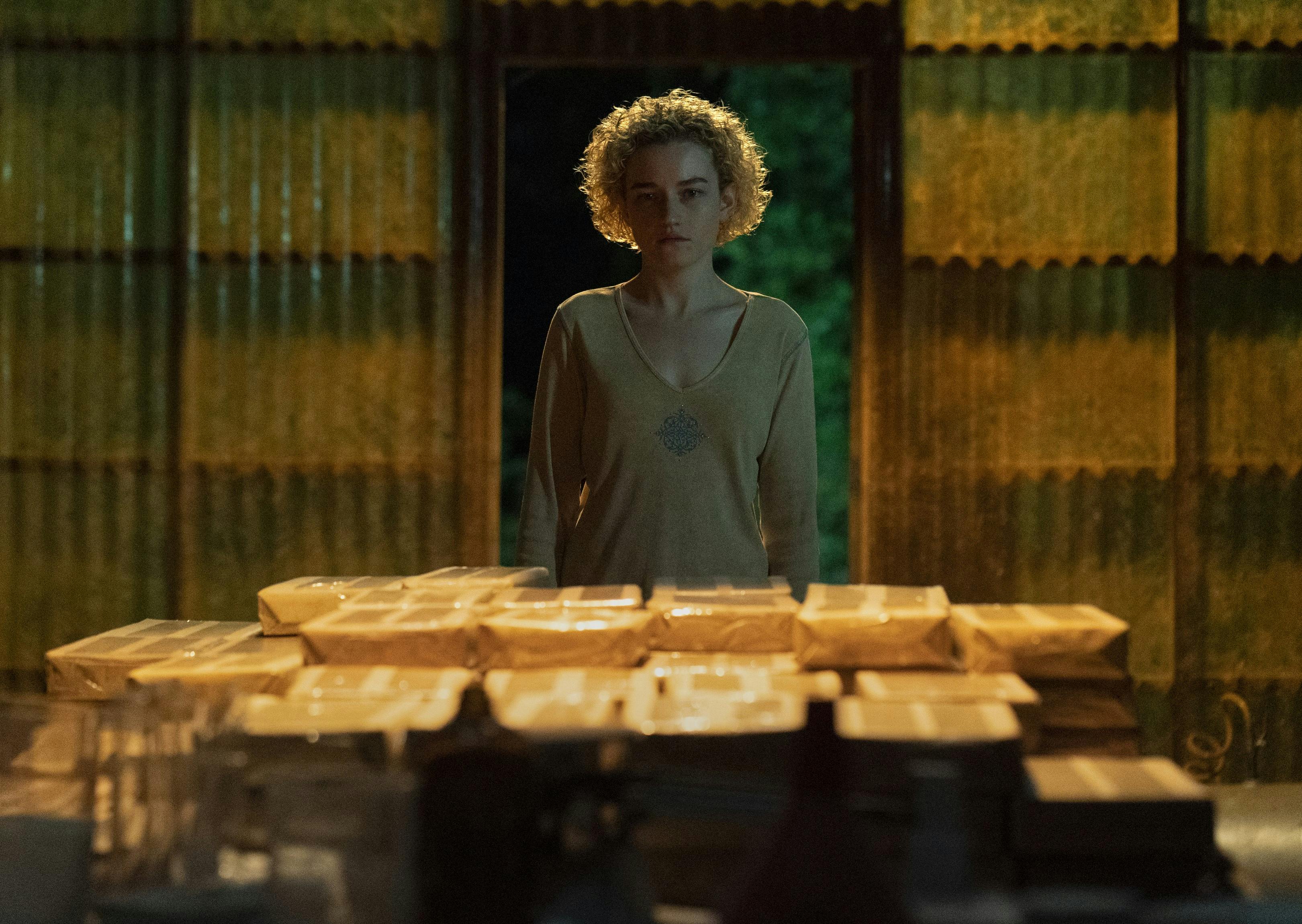 Det lader til, at Julia Garner, der spiller rollen som Ruth Langley, får en større rolle i den sidste og afgørende del af seriehittet.