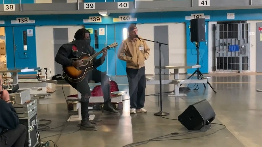 https://imgix.seoghoer.dk/justin-bieber-sings-to-prisoners-41.jpeg