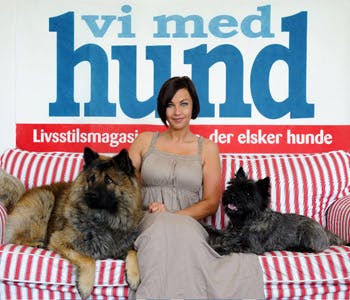 https://imgix.seoghoer.dk/legacy/media/se-og-hoer/2010/kendte-dk/juni/kira-eggers-vimedhund2web-jpg.jpg