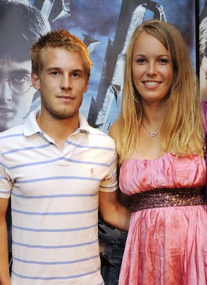 https://imgix.seoghoer.dk/legacy/media/se-og-hoer/2010/kendte-dk/september/wozniacki-laudrup-jpg.jpg