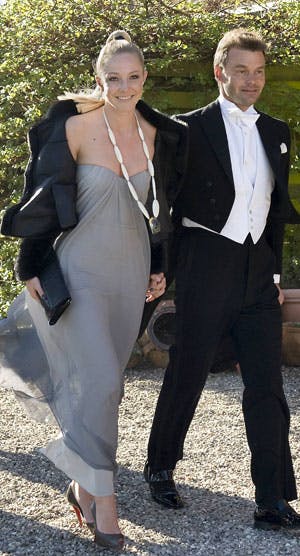 https://imgix.seoghoer.dk/legacy/media/se-og-hoer/2010/kendte-udland/februar/mcqueen-og-maria-hoem-jpg.jpg