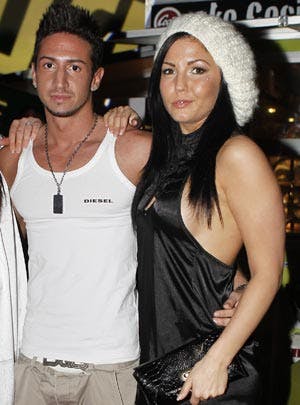 https://imgix.seoghoer.dk/legacy/media/se-og-hoer/2010/tema/paradise-hotel-2010/ph6mariascorerjoshritek-jpg.jpg