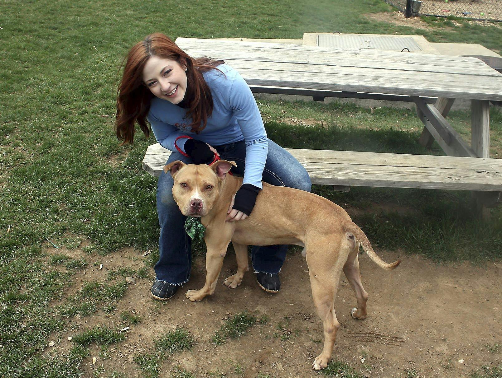 En noget mere glad March på vej mod et nyt og bedre liv. 