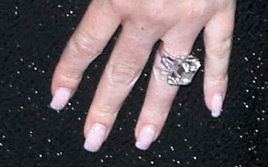 https://imgix.seoghoer.dk/mariah-carey-ring.jpg