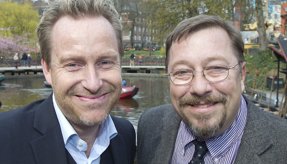 Brødrene Price har valgt at belønne deres koner, alt efter hvor lang tid ægteskabet holder.