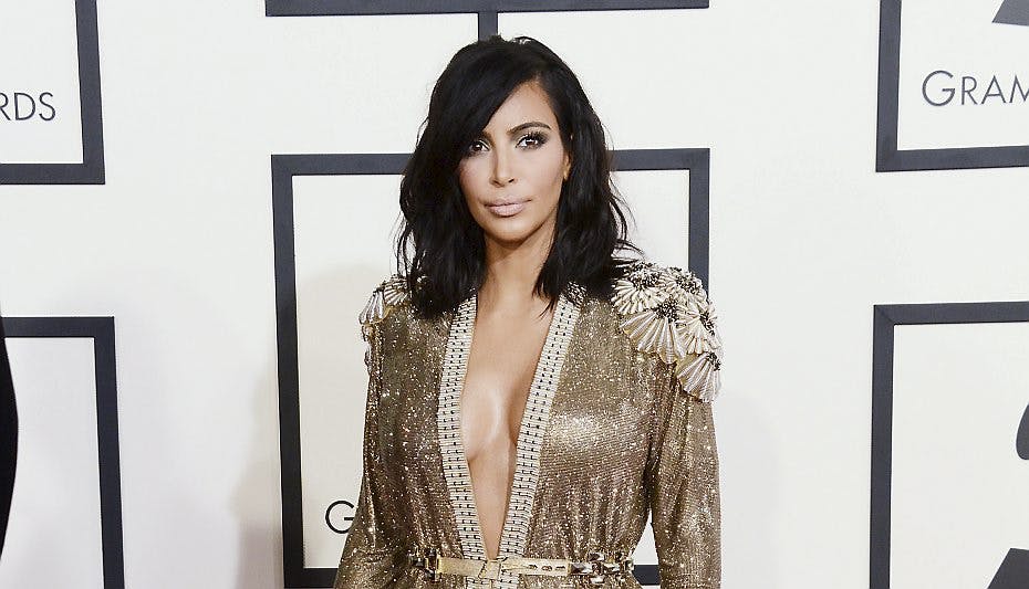 Kim Kardashian kan ikke helt lade være med at tisse på sit undertøj.