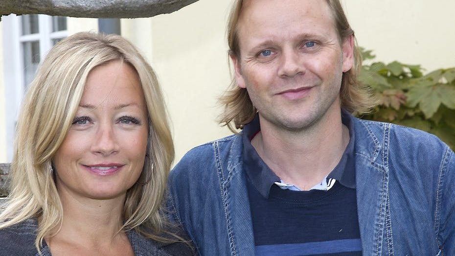 Smukke Maria Montell og hendes dygtige instruktør-husbond Tomas Villum Jensen tilbyder nu deres franske sommerhus til ældre