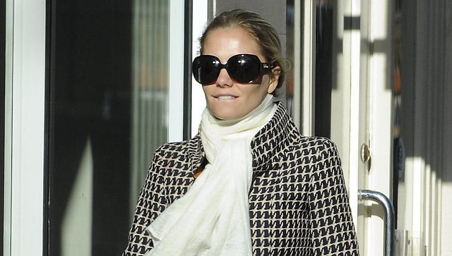 Caroline blev fotograferet, da hun gik på gaden i London