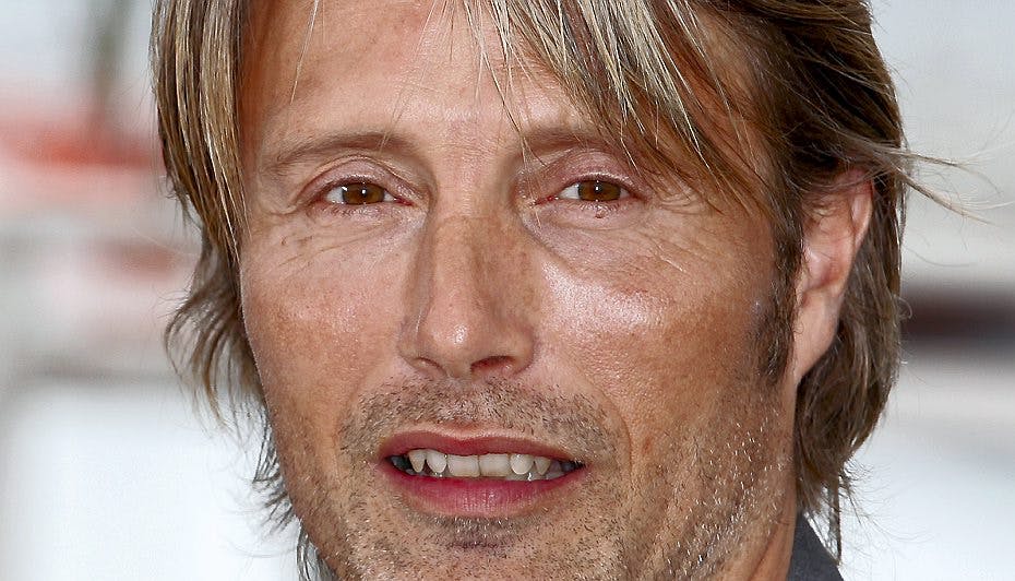 Mads Mikkelsen skal måske igen til at finde det onde fjæs frem, da han måske skal spille superskurk i en superhelte-film. (Foto: AOP)