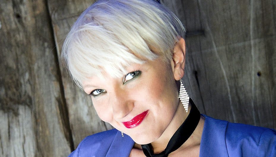 Den blonde babe er stolt af sin veltrænede krop