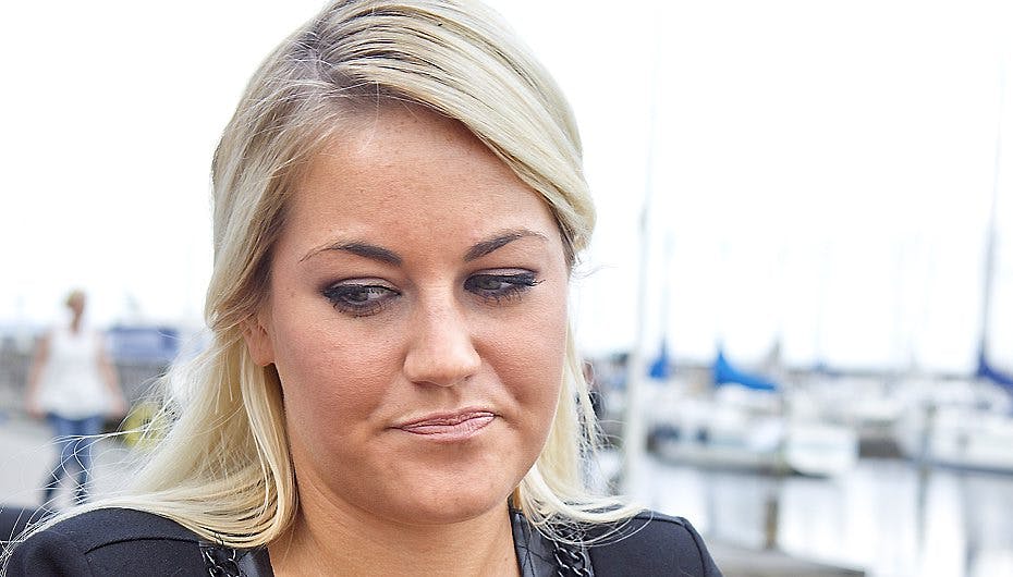 Amalie er gået ned med halsbetændelse.