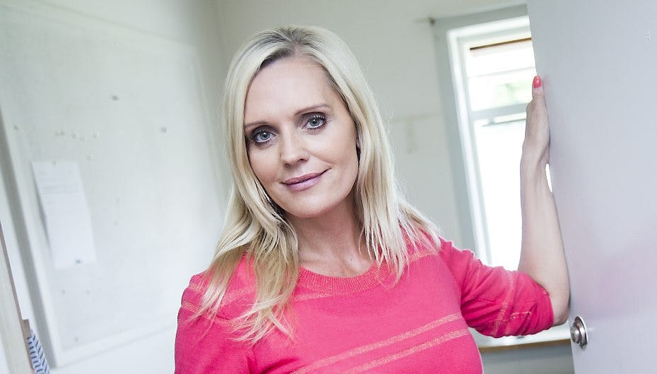 Janni har det meget meget dårligt med at stå på ski.