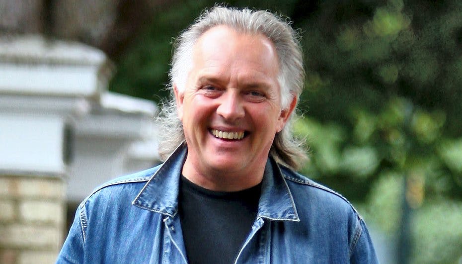 Rik Mayall efterlader sig kone og tre børn