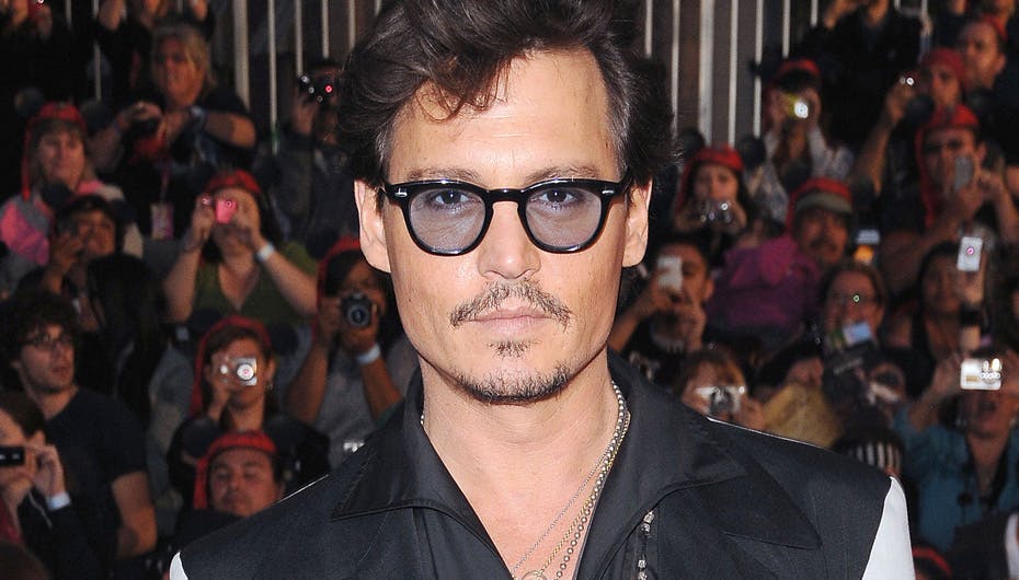 Johnny Depp gør ikke kæresten til en ærbar kvinde
