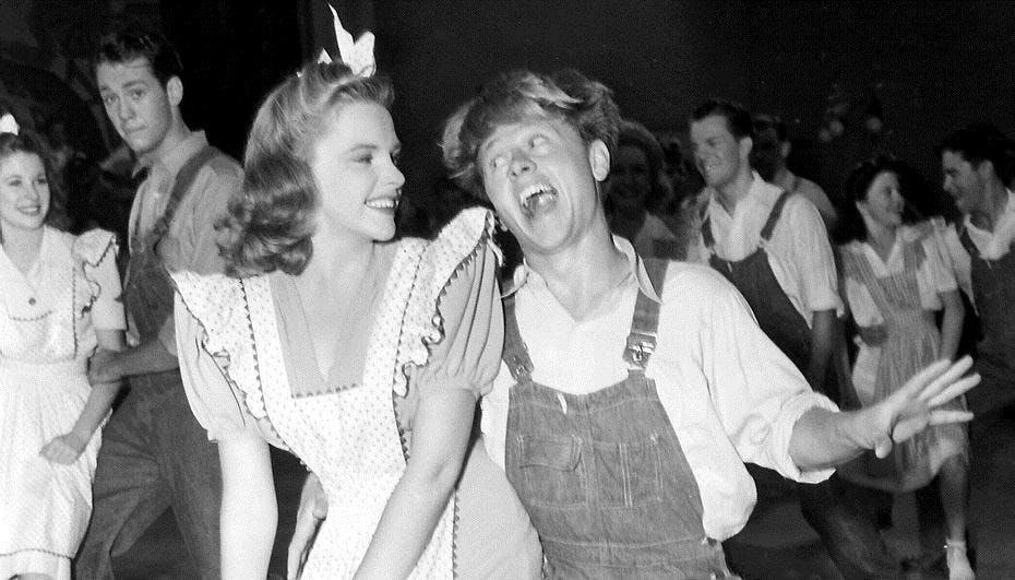 Mickey Rooney spillede ofte overfor Judy Garland, som her i 1941