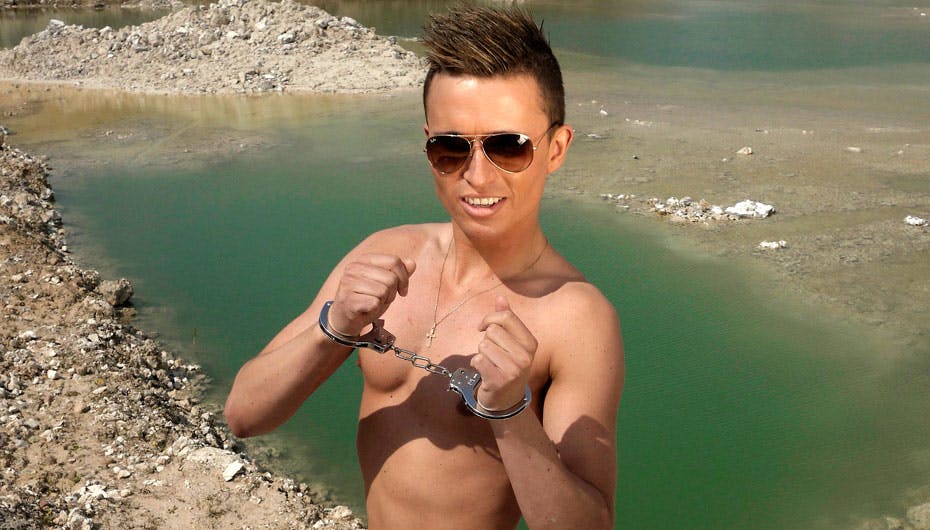 Gustav mener, at hans liv er langt mere interessant end Dennis Ritters