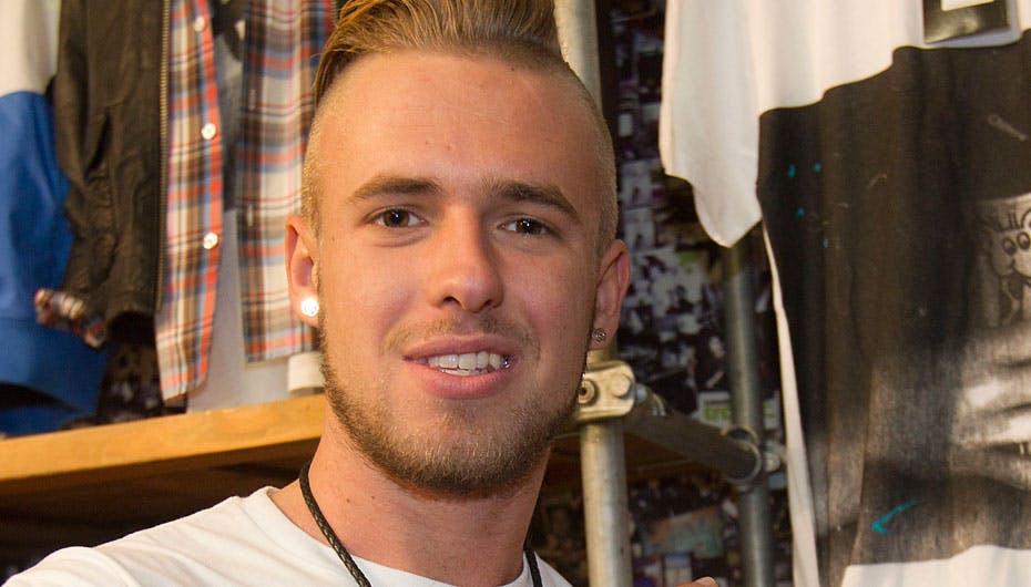 Jacob fik revanche for sit jakkesæt, da han i aftes ødelagde Amalies kjole