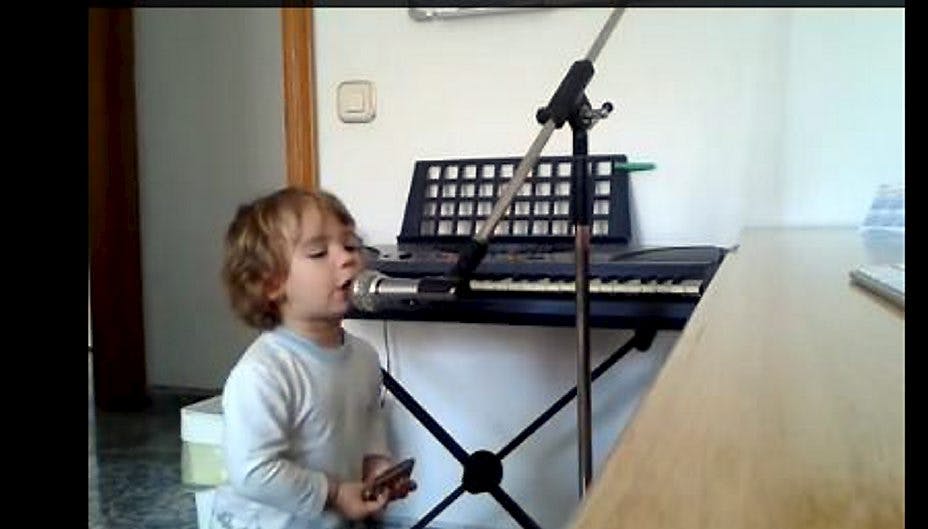 Lille Luca har et talent, der nok skal gøre ham berømt en dag