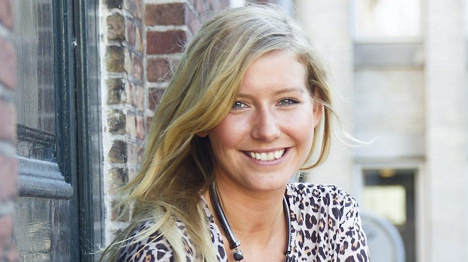 Carla Mickelborgs sexede smil stivnede natten til lørdag.