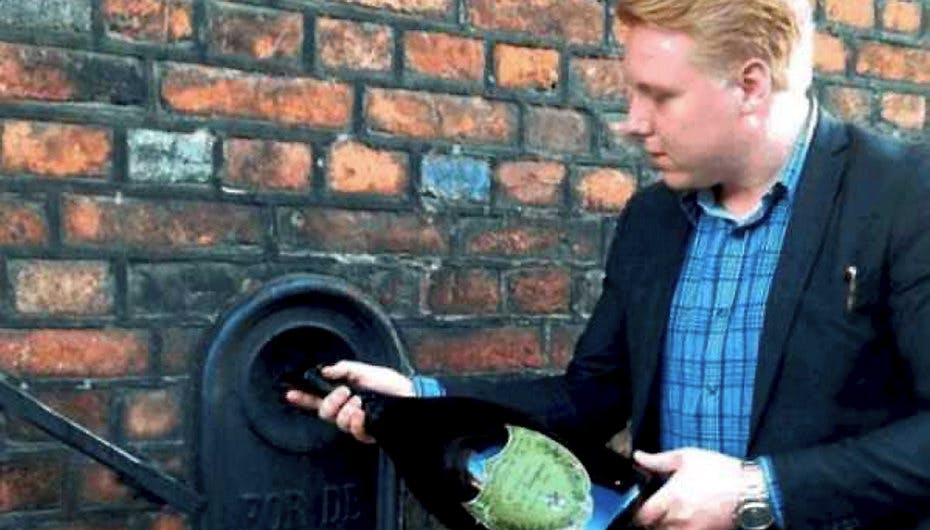 Hvis det står til SE og HØRs brugere skal champagnedrengen kigge langt efter flasker som denne i fængslet