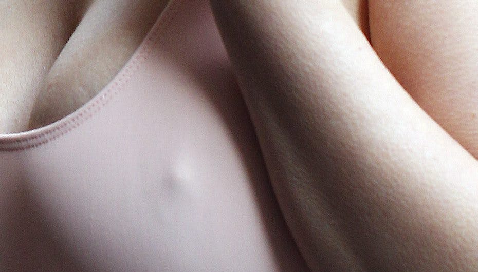 Den gennemsigtige top overlod ikke meget til fantasien.