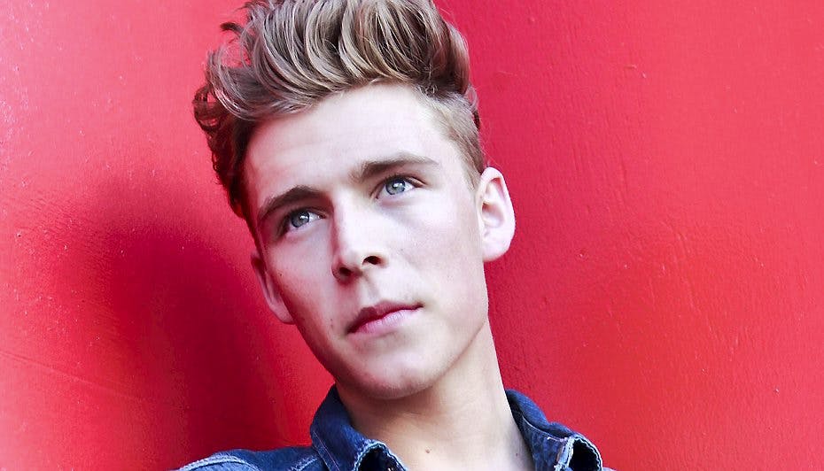 Christopher er sin lillebrors store idol