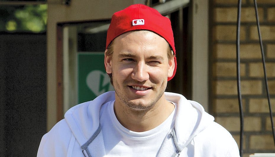 Nicklas Bendtner er igen-igen havnet i pressens søgelys. Og det er ikke for noget positivt.