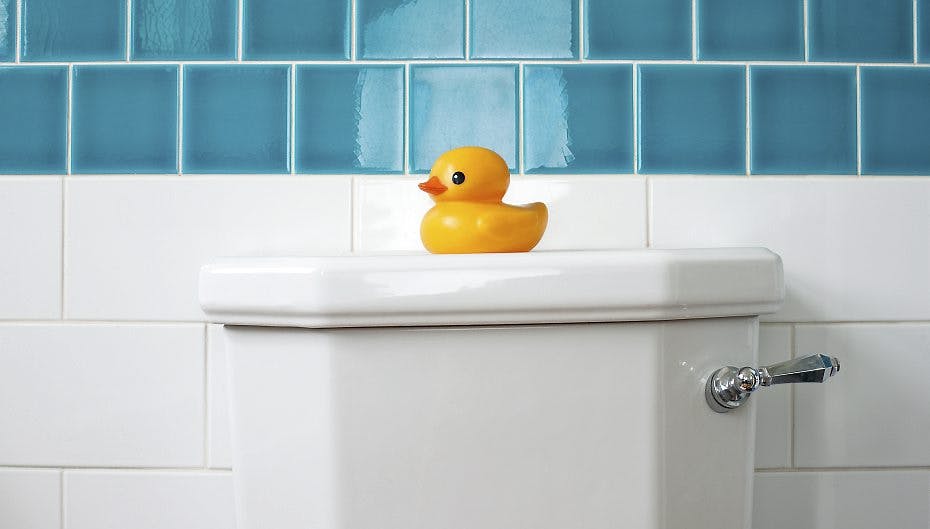 Manden skal vælge mellem endevask, feminin vask, udskylning af endetarmen og tørring. Se den sjove video i bunden af artiklen