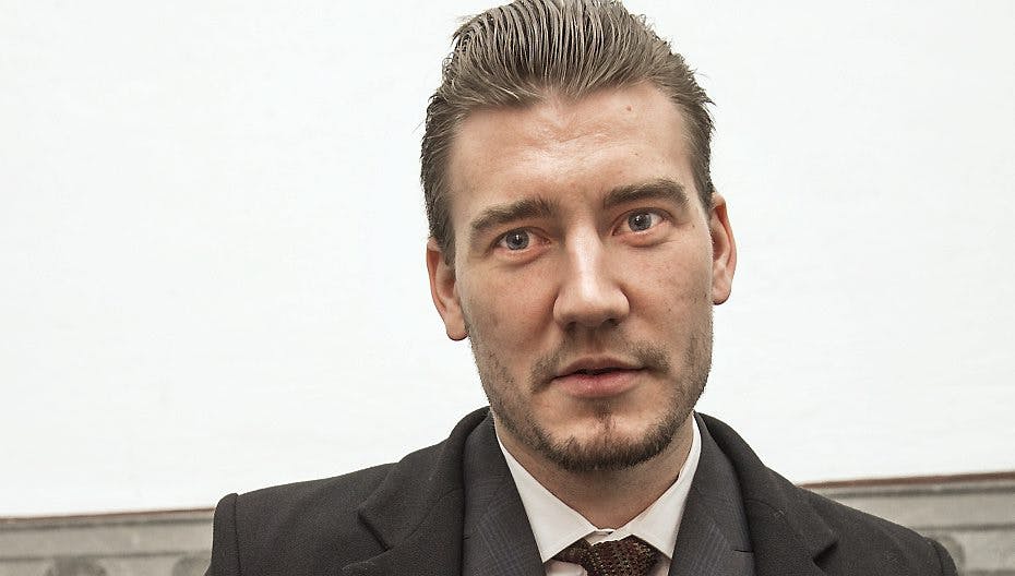 Bendtner skal af med 842.000 kroner.