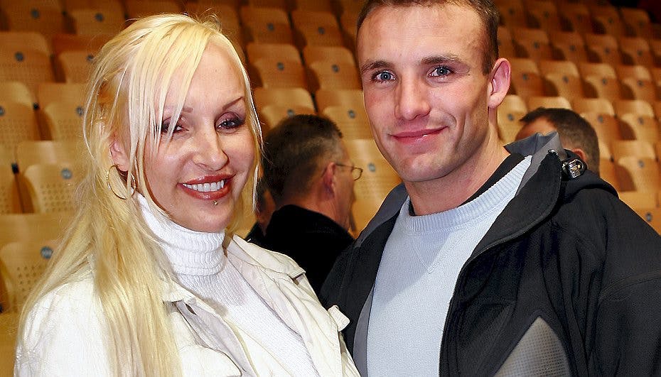 Linse er naturligvis med i aften, når Mikkel går i ringen i Parken