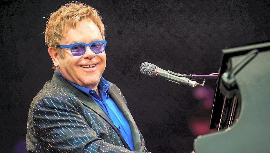 Elton John taler ud
