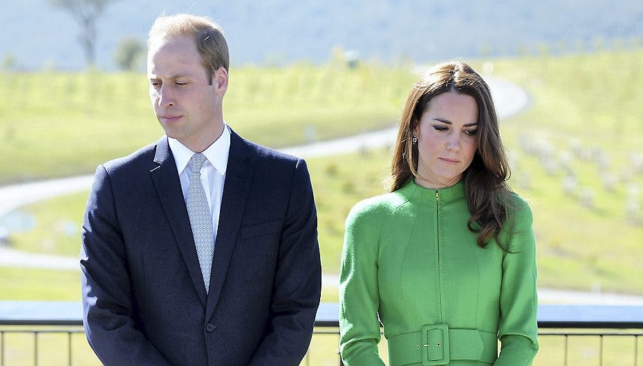 Et stille og sørgmodigt øjeblik for Kate og William