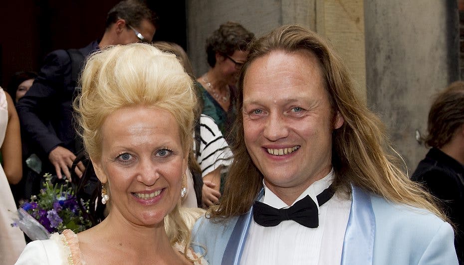 Til sommer kan Jesper Binzer og konen Louise Giese fejre tre års bryllupsdag. Her er de, da de blev svejset sammen.